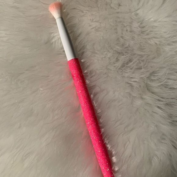 Pink Glitter Blending Eyeshadow Brush - Picture 1 of 3